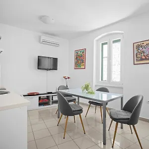 Bose , Split Croacia