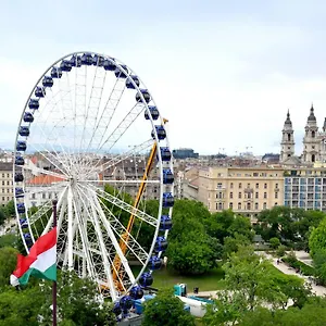 Corso , Budapest Hungría